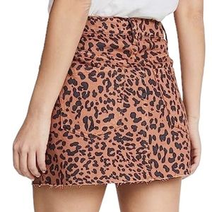 WE THE FREE Raw Hem Leopard Print Full Zip Front Denim Mini Skirt Sz 29
